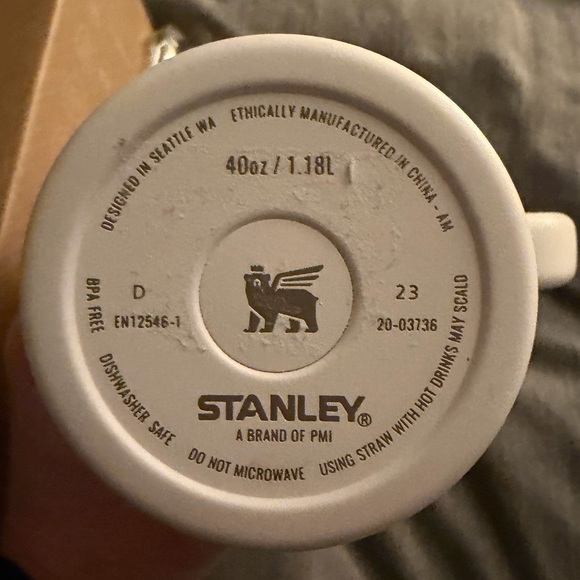 Stanley × Hello Kitty The FlowState Quencher H2.0 40oz (1.18L) tumbler | NEW - Picture 8 of 10